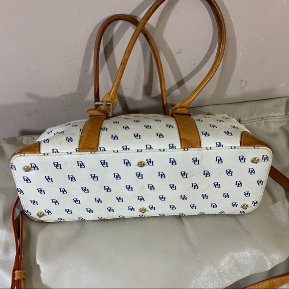 Dooney & Bourke White Leather Domed Satchel Bag - Picture 12 of 15